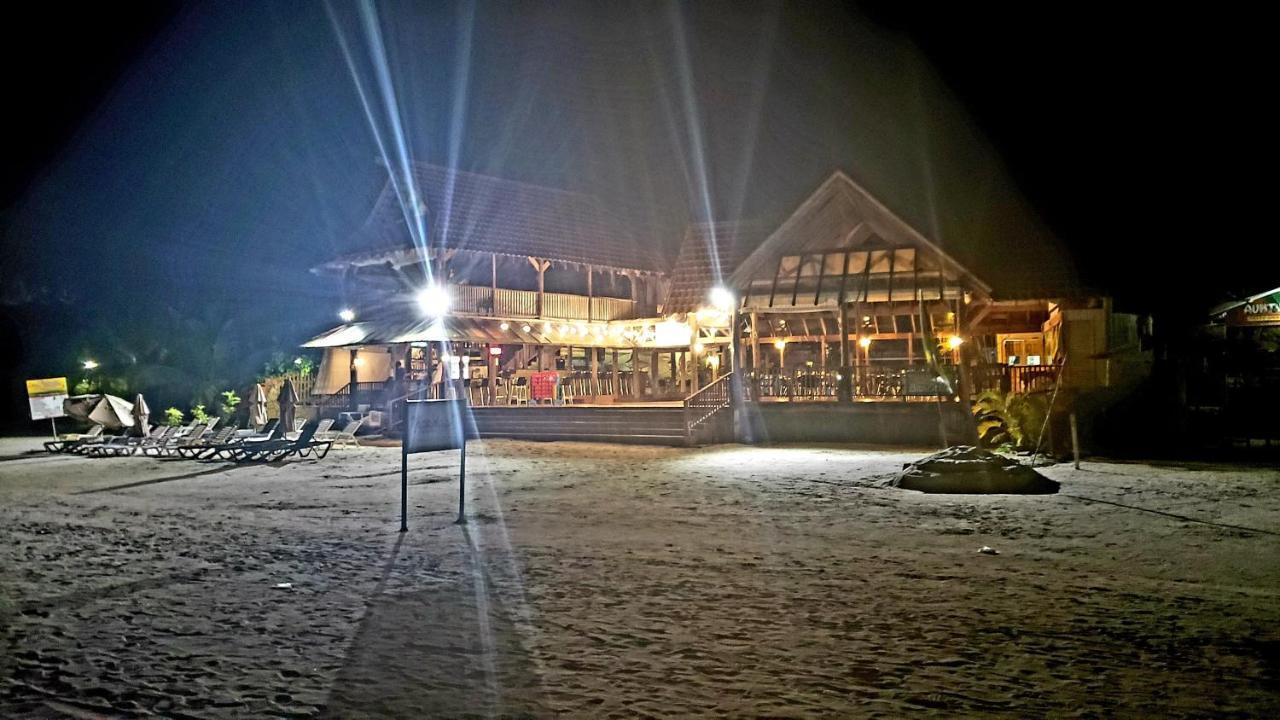 Yard Beach House Negril Buitenkant foto